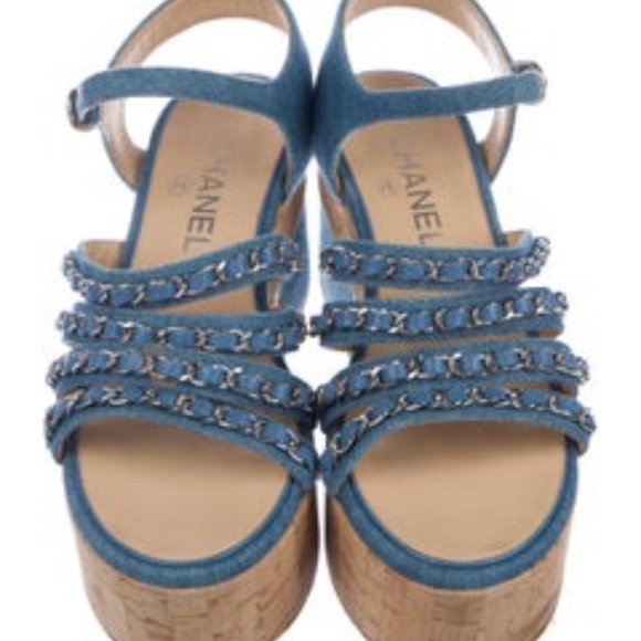 CHANEL 2019 Interlocking CC Logo Sandals